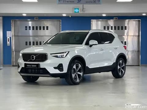 Volvo XC40 2025 купить в Москве