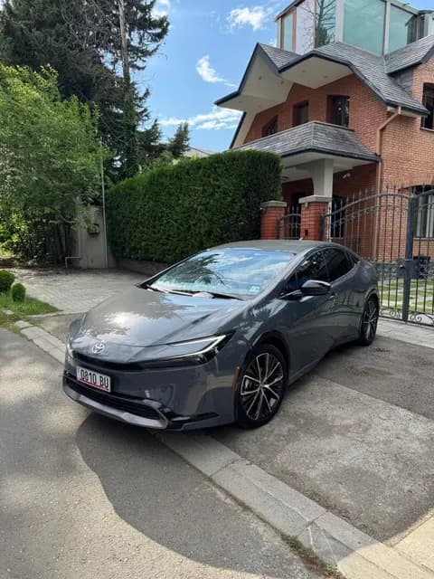 Toyota Prius 2023 купить в Москве