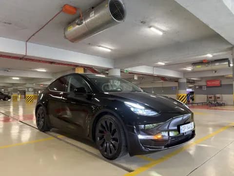 Tesla Model Y 2025 купить в Москве