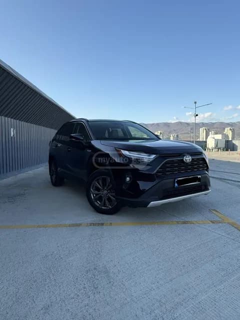 Toyota RAV 4 2024 купить в Москве